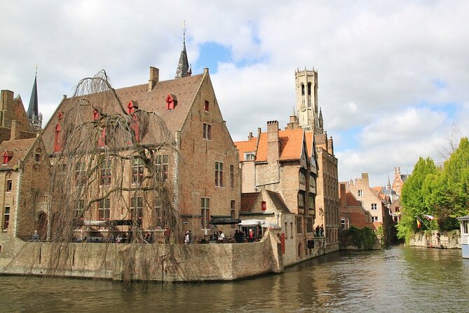 Bruges Tour from Amsterdam - The coach ride: comfortable, but not short