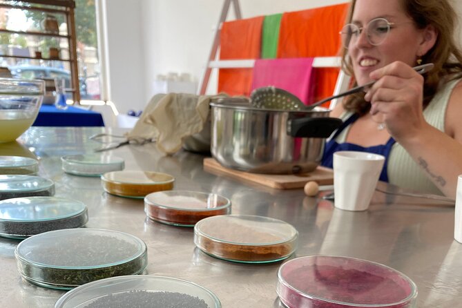 Cheese making workshop next to De Hallen, heart of Amsterdam - The first cheese uses rennet