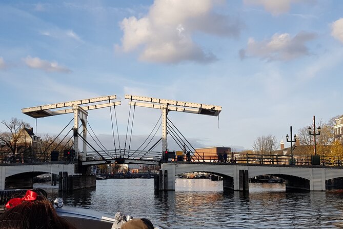 Classic Salonboat Tour in Amsterdam Including Cheese and Wine - Westermarkt, Jordaan, and the Anne Frank House