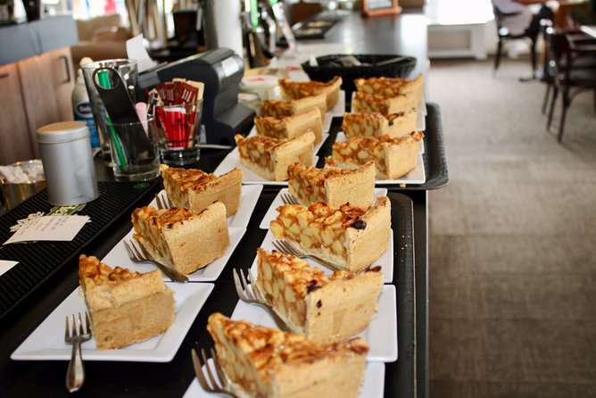 Countryside Fishermen Villages & Cheese E-bike Tour - Jacobs Hoeve and the Dutch cheese tasting