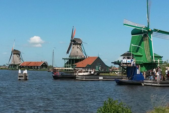 Countryside of Amsterdam Private tour - Three hours beside the water in Volendam