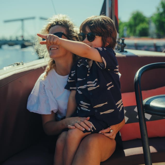 COZY AND FUN CANAL TOUR: A UNIQUE JOURNEY THROUGH AMSTERDAM - Grimburgwal and the quieter return route
