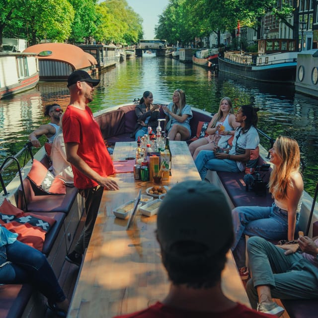 COZY AND FUN CANAL TOUR: A UNIQUE JOURNEY THROUGH AMSTERDAM - A guide-led ride, not a recorded soundtrack