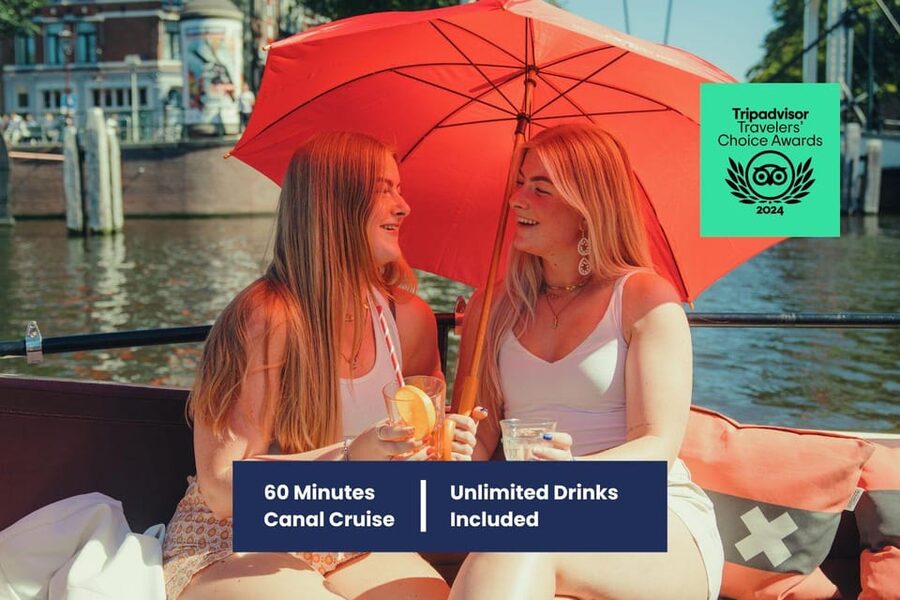 COZY AND FUN CANAL TOUR: A UNIQUE JOURNEY THROUGH AMSTERDAM - Amsterdam Centraal and the eastern waterways