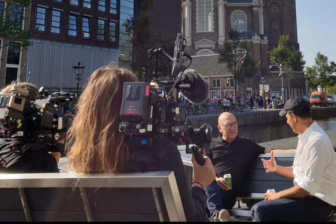 Cruise Amsterdam like a Local — Small Group 12 pax - What the guide adds to the ride