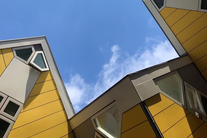 Cultural Walking Tour in Rotterdam - The guides and the kind of teaching to expect