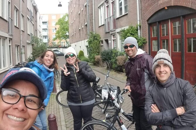 Daily group bike tour in Spanish. - Proeflokaal ’t Blauwe Theehuis: a paid refreshment stop