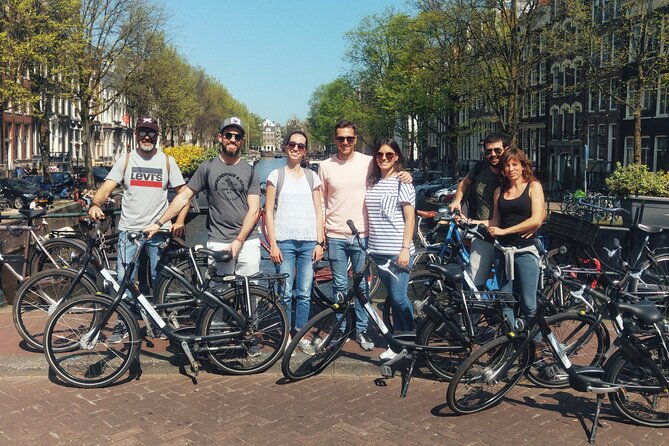 Daily group bike tour in Spanish. - Jordaan: quiet canals and local atmosphere