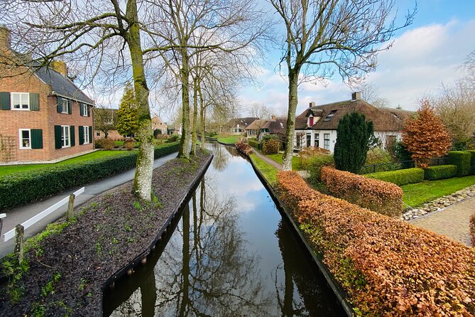 Day Tour Giethoorn, Afsluitdijk and Zaanse Schans with Boat Cruise - Small-group transport is helpful, but check your comfort level
