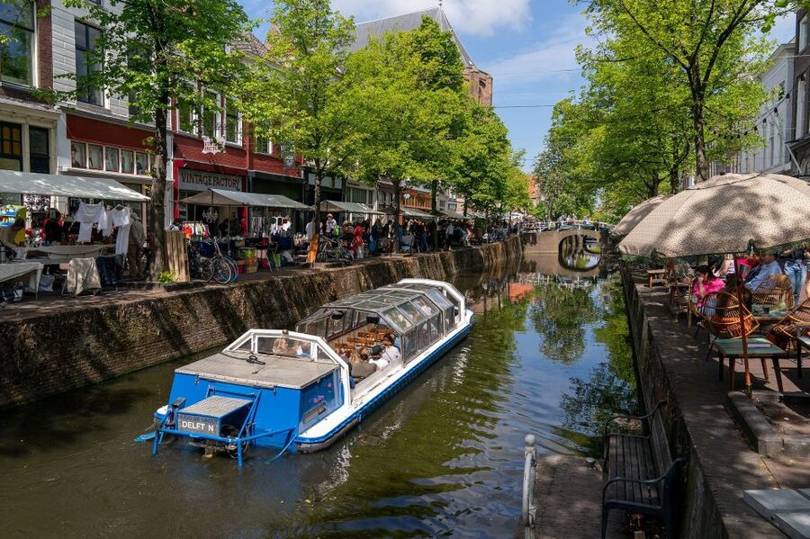 Delft: Canal Cruise with Guided Commentary - Comfort, views, and the glass roof