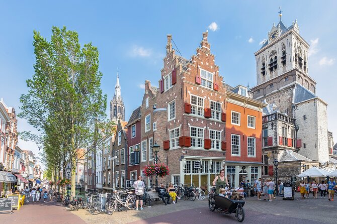 Delft: City Walk with Audio Guide in 7 Languages on your Phone - Markt Square and the rebuilt City Hall