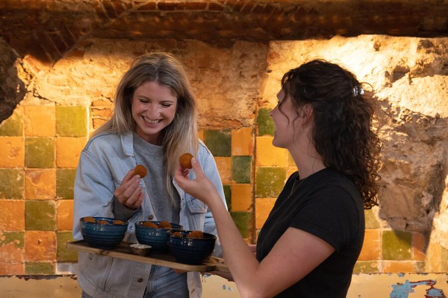 Delft: Craft Beer Tasting in Medieval Brewery with Snacks - What the lack of a guide means