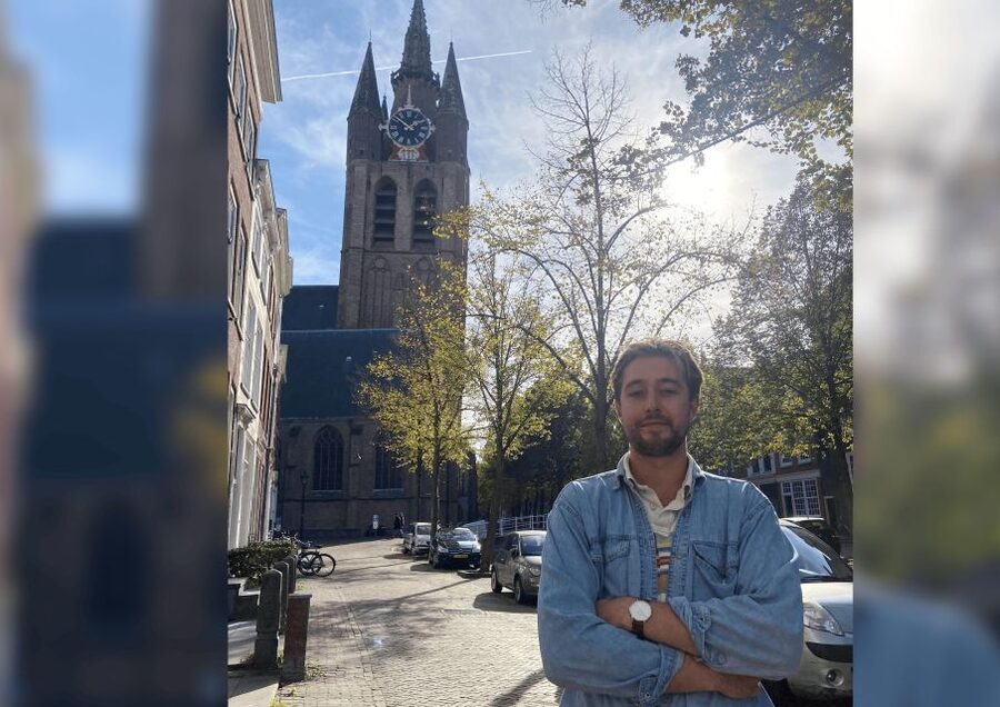 Delft: Dive into the Golden Age on a Private Walking Tour - Following the canals and crossing Delft’s bridges