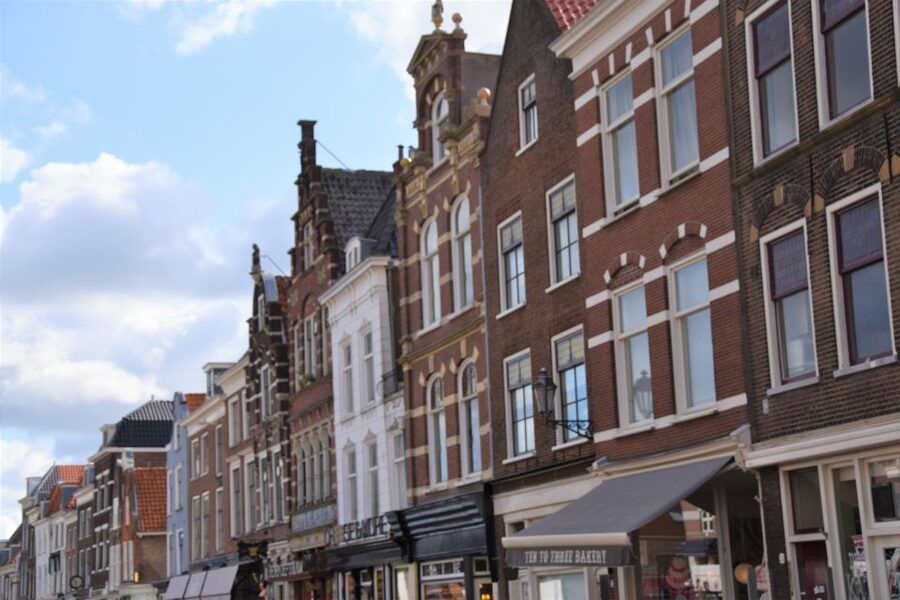 Delft: Private Historical and Cultural Guided Walking Tour - Starting at the Nieuwe Church and William of Orange