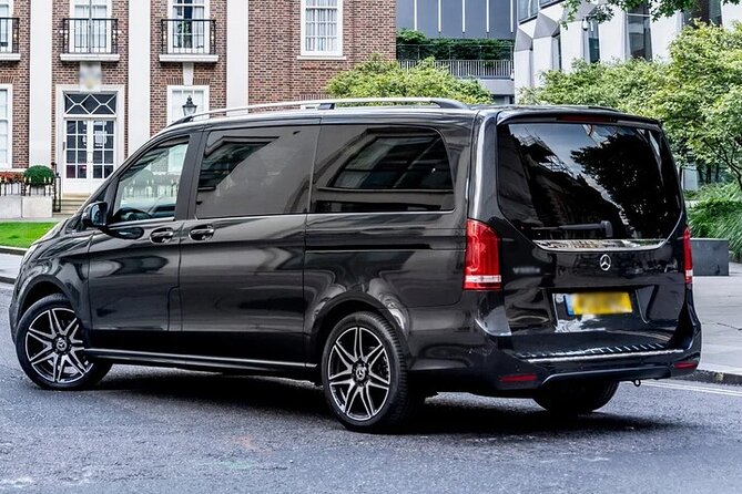 Departure from Amsterdam City to Amsterdam Airport AMS by Minivan - Meeting your chauffeur in the hotel hall