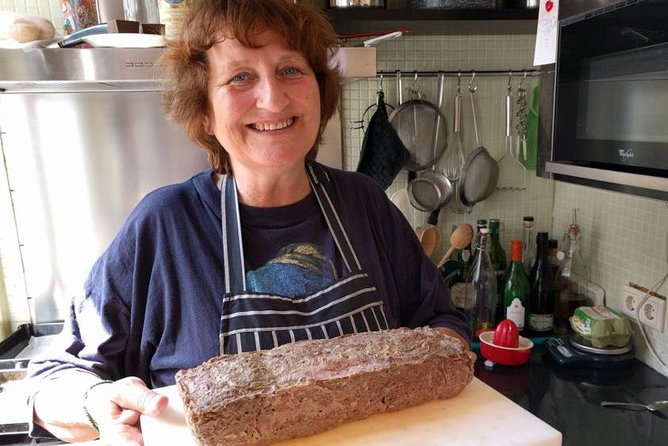 Dining With The Dutch: Enjoy A Delicious 4-Course Family Meal - Why the small group changes the evening