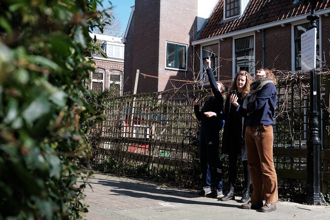 Discover Deventer with an Outside Escape city game tour! - A pause near MIMIK