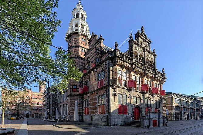 Discover The Hague with a self-guided Outside Escape city tour - Noordeinde Palace and the Dutch royal workplace