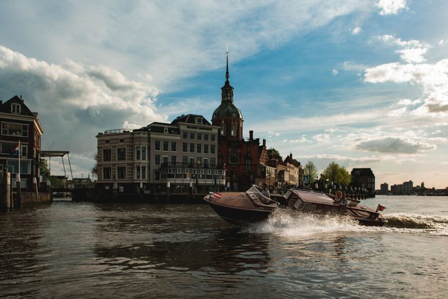 Dordrecht: City Walking Tour with Boat Ride - Why Dordrecht works so well on foot and water