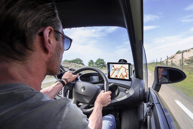 Drive it yourself electric History and Castle GPS audio tour - Oud Poelgeest and a change of pace