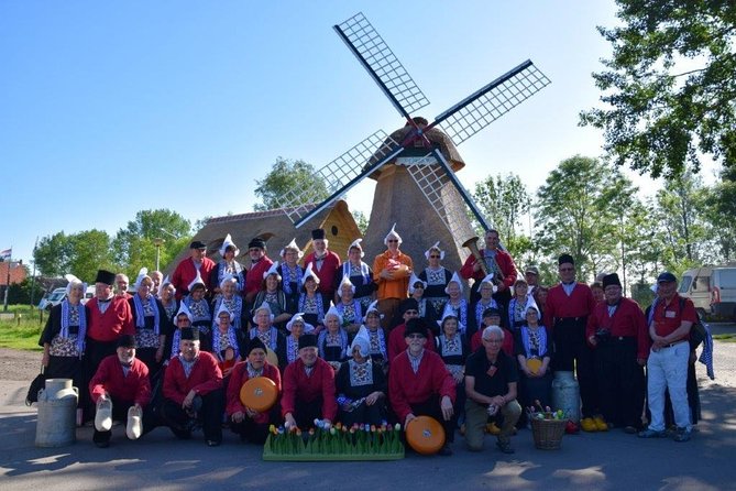 Dutch Experience in Volendam with Traditional Outfits - Watching clogs take shape