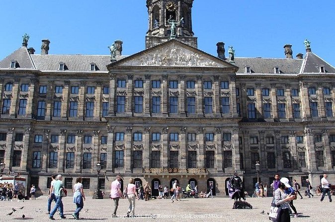 Dutch Golden Age: Private Tour of Amsterdam & Rembrandt's House - Walking pace, meeting point, and practical details