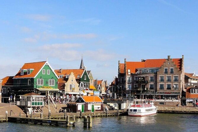 E-Bike PRIVATE tour Countryside of Amsterdam Volendam Marken - A private ride with two different stories