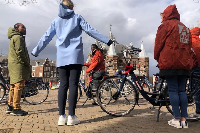 E-Bike Tour, Amsterdam's Highlights and Hidden Gems - The guide can make or break the ride