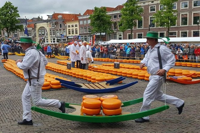 e-Scavenger hunt Alkmaar: Explore the city at your own pace - App handling, language, and the main practical risk