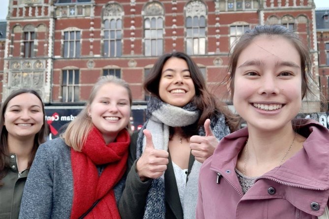 e-Scavenger hunt Amsterdam: Explore the city at your own pace - Dam Square, Damstraat, and the Old Center