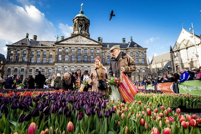 e-Scavenger hunt Amsterdam: Explore the city at your own pace - Herengracht and Amsterdam’s famous canal architecture