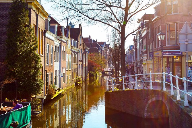 e-Scavenger hunt Delft: Explore the city at your own pace - Delft sightseeing with a score to chase