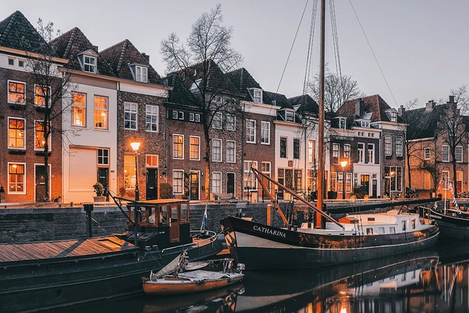 e-Scavenger hunt Den Bosch: Explore the city at your own pace - Stationsplein: a practical starting point