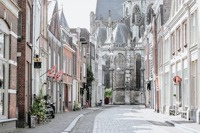 e-Scavenger hunt Dordrecht: Explore the city at your own pace - From civic Dordrecht to Hof van Nederland