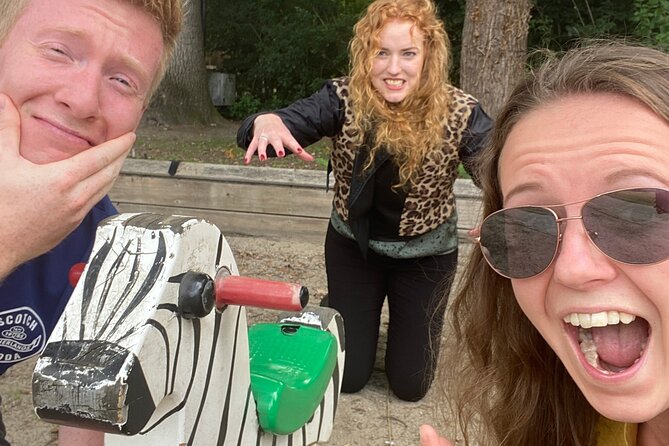 e-Scavenger hunt Emmen: Explore the city at your own pace - Art takes two different forms
