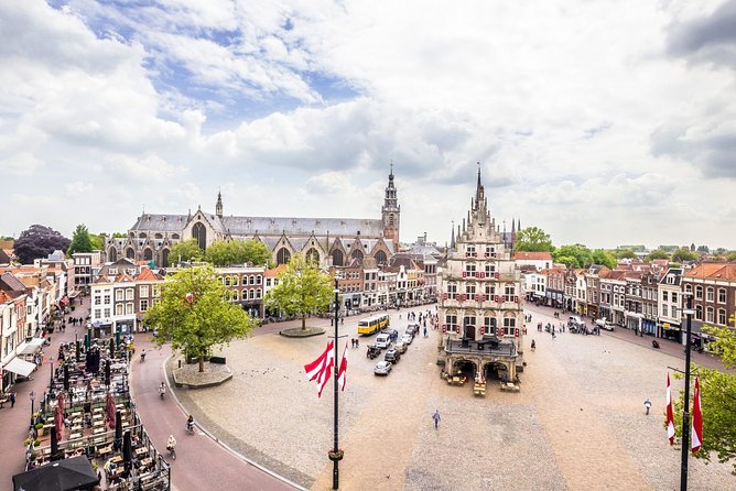 e-Scavenger hunt Gouda: Explore the city at your own pace - Two churches, two different stops