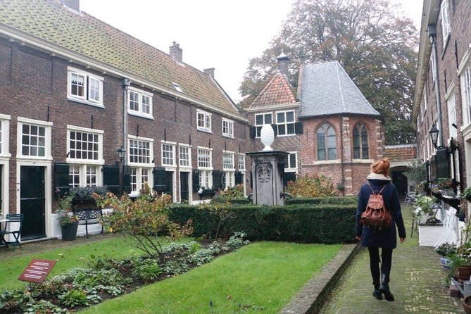 e-Scavenger hunt Leiden: Explore the city at your own pace - Pieterskerk, Hortus, and Leiden’s oldest center