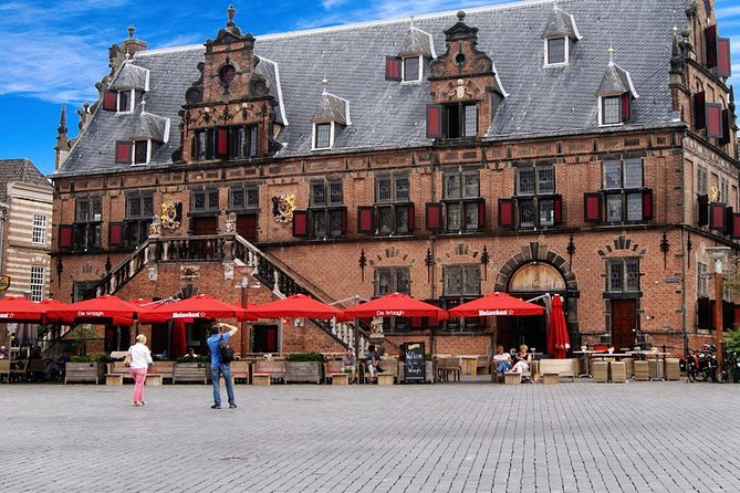 e-Scavenger hunt Nijmegen: Explore the city at your own pace - A city tour with a game in your hand