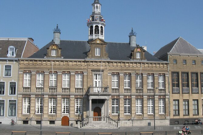 e-Scavenger hunt Roermond: Explore the city at your own pace - Teekenschool, Synagoge, and Ursulinenkapel