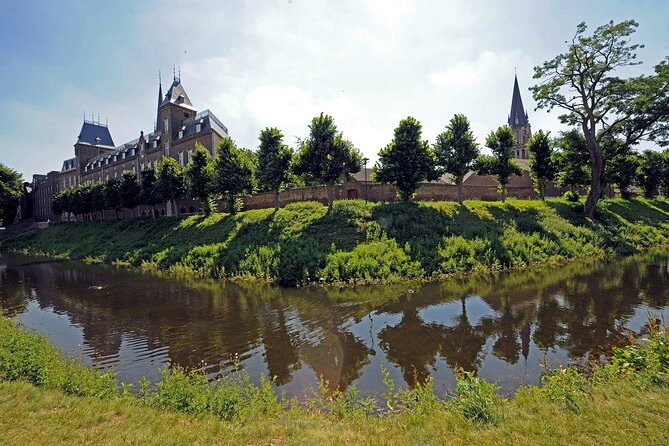 e-Scavenger hunt Sittard: Explore the city at your own pace - Time, Breaks, and Group Strategy