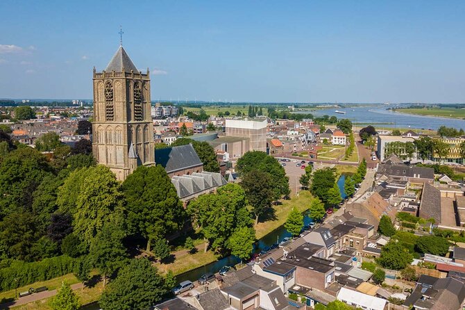 e-Scavenger hunt Tiel: Explore the city at your own pace - Flipje and Tiel’s fruit-town identity