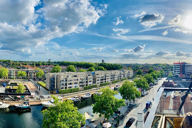 e-Scavenger hunt Tilburg: Explore the city at your own pace - LocHal and the changing Spoorzone