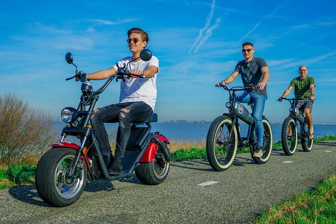 E-scooter rental Volendam - Countryside of Amsterdam - Leaving Volendam by E-chopper