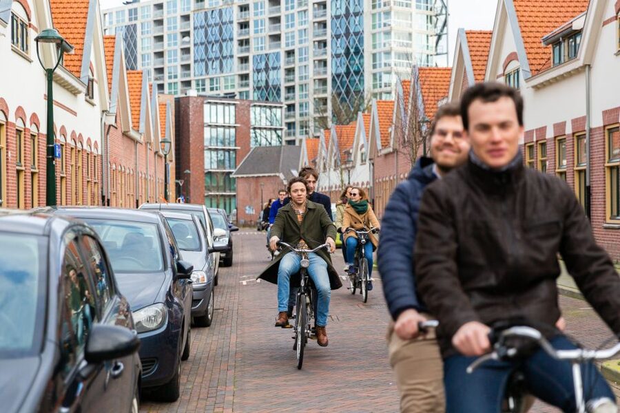 Eindhoven: Private Guide for a Bike Tour - The Dommel river and green parks