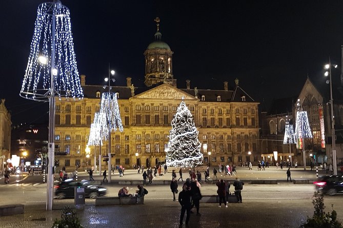 Elisabeth's Tailor made tours and services in Amsterdam and the Netherlands. - The former Nieuwer-Amstel town hall: shops and local character