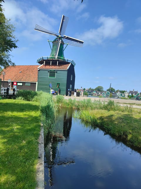 Excursion from Amsterdam to the windmills of Zaanse Schans - Who will get the most from this outing