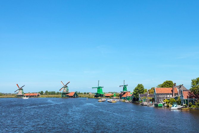 Excursion to the mills of Zaanse Schans - Tasting Dutch cheese and learning about Gouda