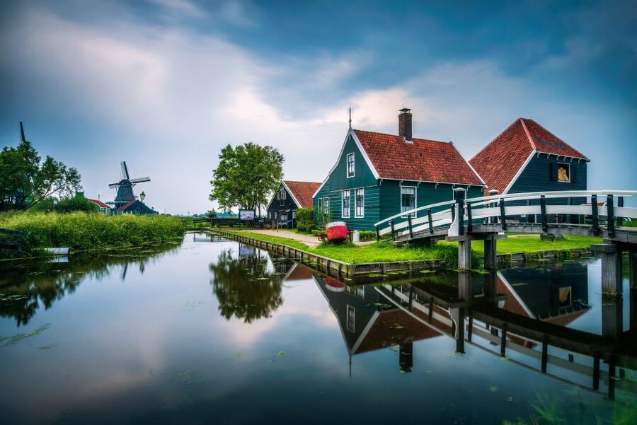 From Amsterdam: 4 Provinces Highlights Van Tour - What the van ride is really like