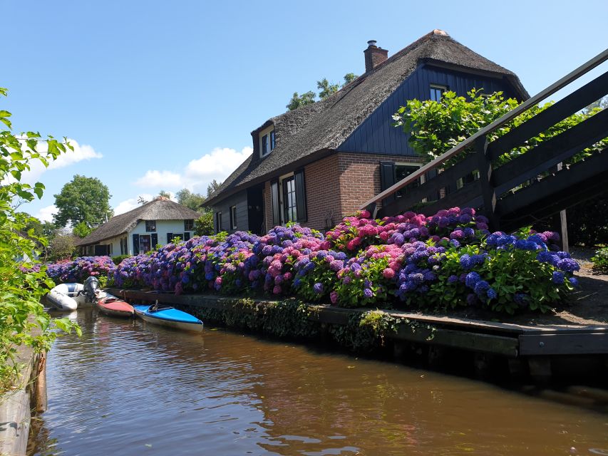 From Amsterdam: Giethoorn Day Trip with Small Electric Boat - Key points at a glance