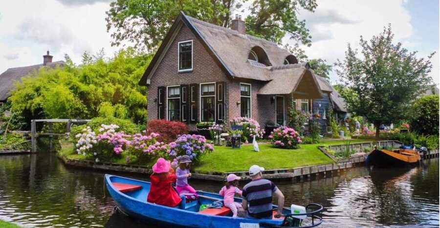From Amsterdam: Giethoorn Guided Day Trip with Canal Cruise - Key points to know before you book